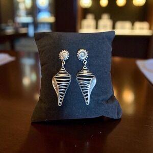 Sterling Silver 925 Shell Dangle earrings by Collin's Fine Jewelry